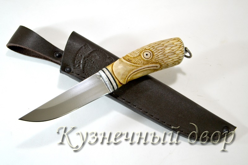 Нож "Финский"  сталь- D2.  рукоять - кость с художественной резьбой.