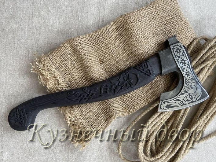 Топор ручной работы "Варяг".  Сталь- СТ-3 кованая. Топорище-ясень. 
