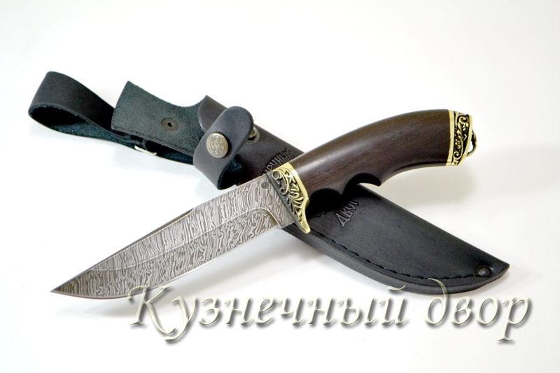 Нож "Охота" сталь- дамаск, рукоять- художественное литье из латуни, черный граб.