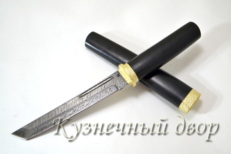 Нож "Танто" сталь- дамаск, рукоять и ножны- латунь, черный граб.